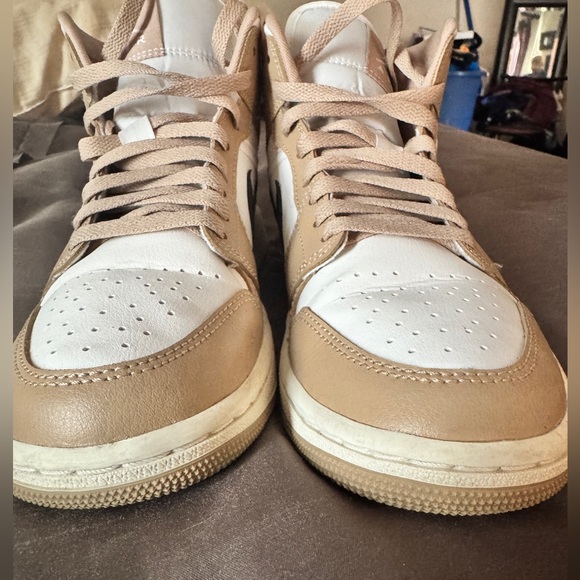 Womens Air Jordan Retro 1 Mid 'Desert Sail' (W) Sz 8 - Picture 5 of 8